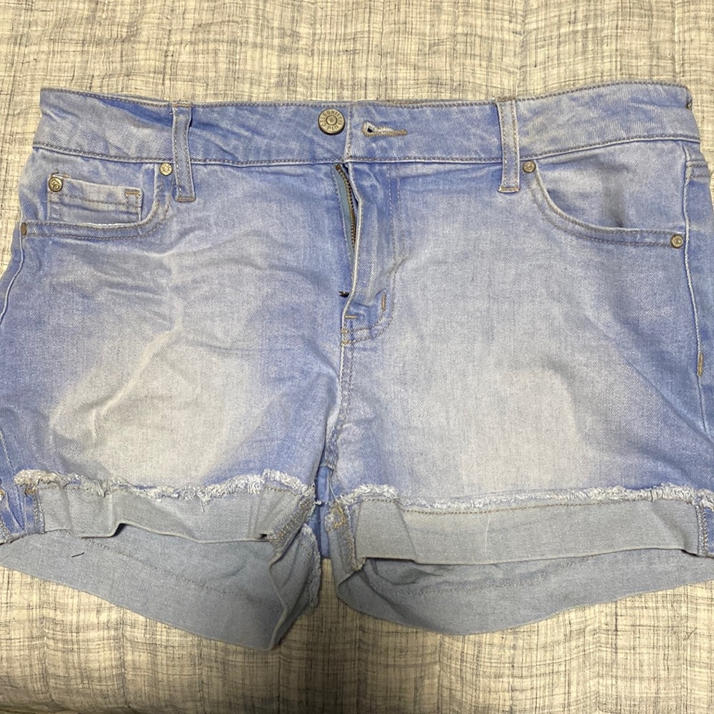 Size 9 ladies denim shorts never worn